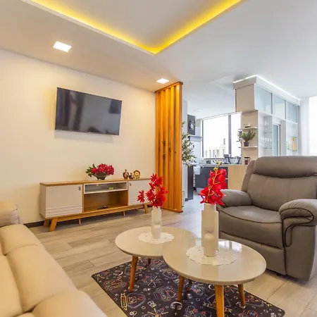 Aria Charming 2 Bedroom Apartment
